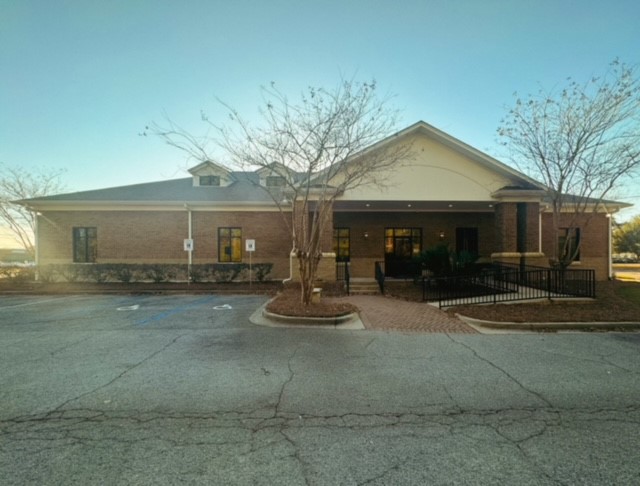 Richmond Hill location front of clinic